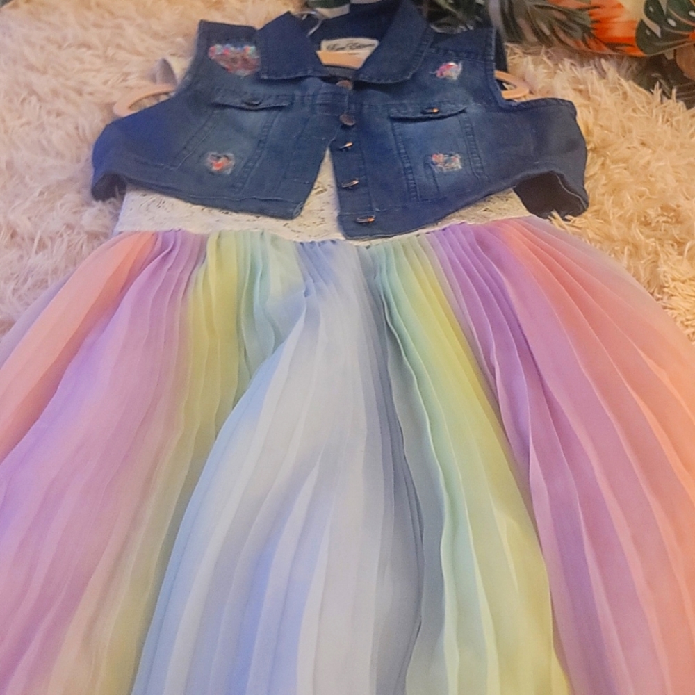Girls 🌈 rainbow dress, size 8